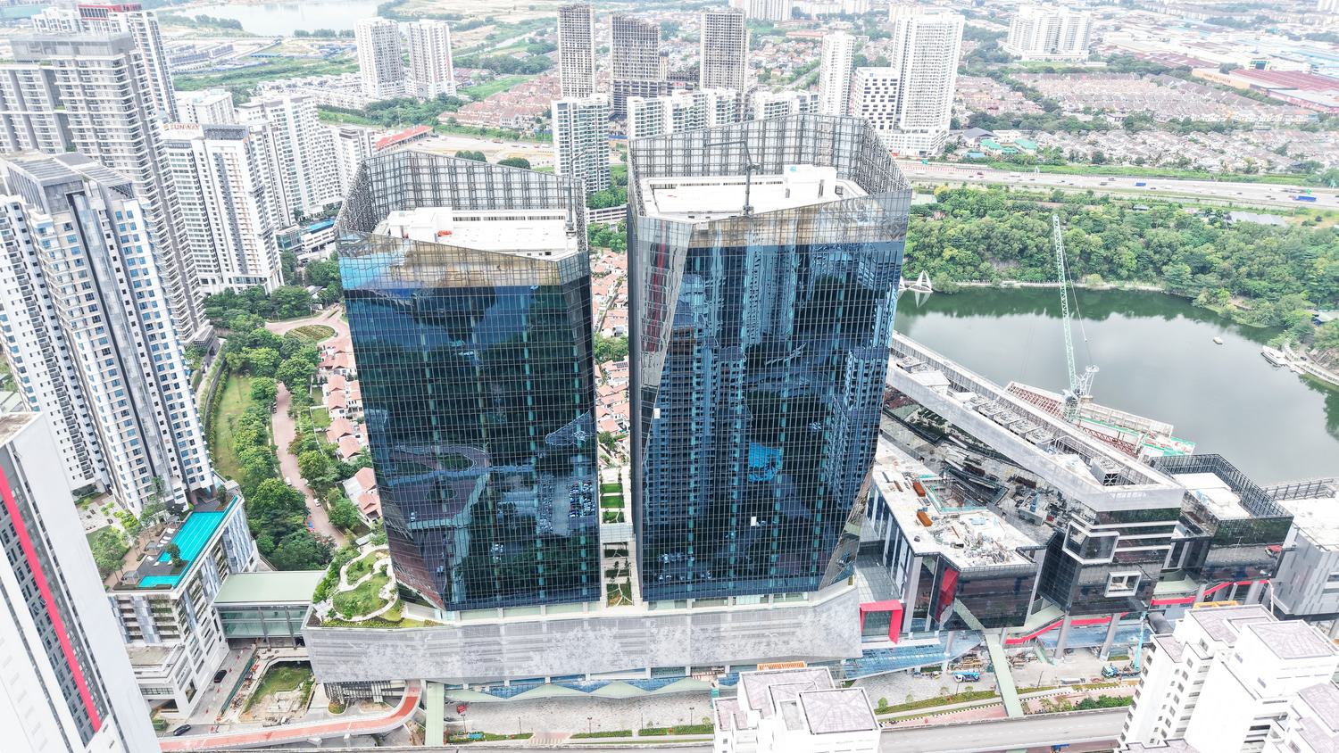 Sunway South Quay Square Corporate Towers project image 01